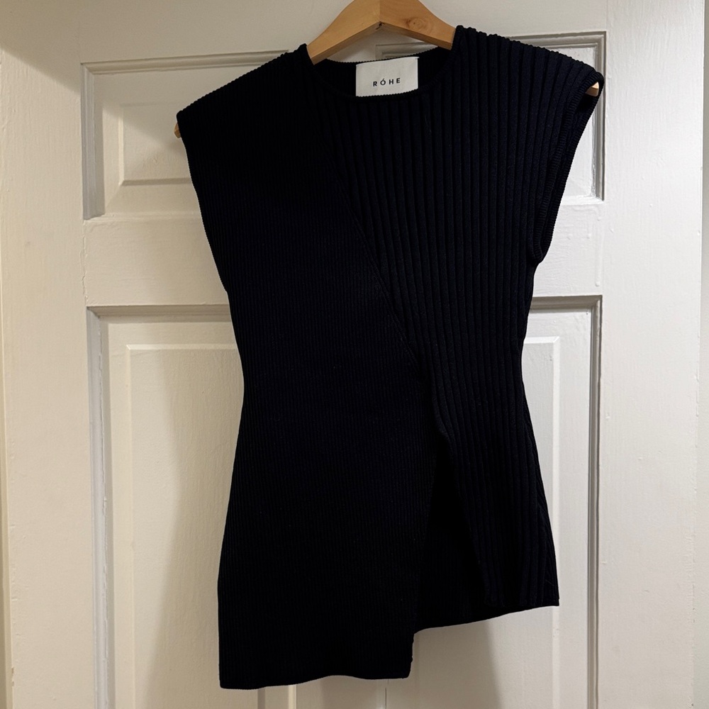 Róhe Ribbed Black Sleeveless Knit Top